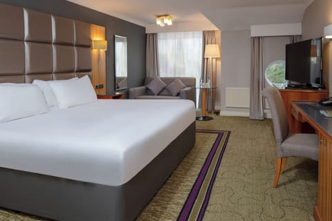 Superior King Room | In-room safe, desk, iron/ironing board, free WiFi