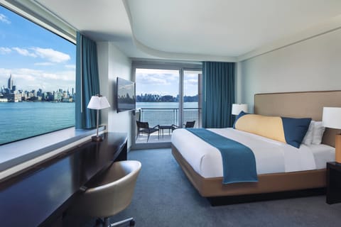 Cool Corner Room, Room, 1 King Bed, River View, Corner | Premium bedding, pillowtop beds, minibar, in-room safe