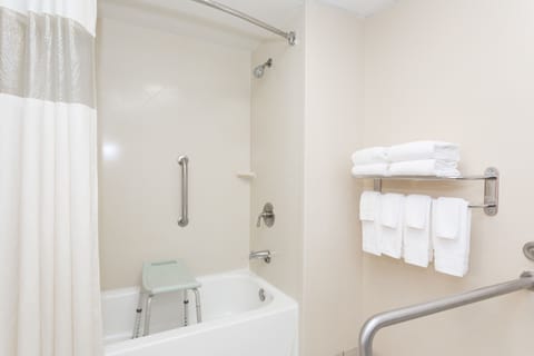 Standard Room, 1 King Bed, Accessible | Bathroom | Combined shower/tub, free toiletries, hair dryer, towels