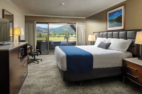 Standard Room | Premium bedding, in-room safe, desk, blackout drapes