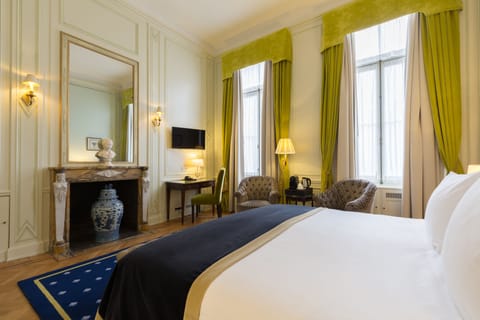 Royal Suite | Premium bedding, pillowtop beds, minibar, in-room safe