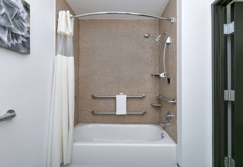 Room, 2 Queen Beds, Accessible, Non Smoking (Mobility/Hearing Impaired Accessible) | Accessible bathroom