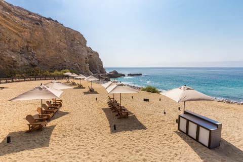 Beach nearby, sun loungers, beach umbrellas, beach towels