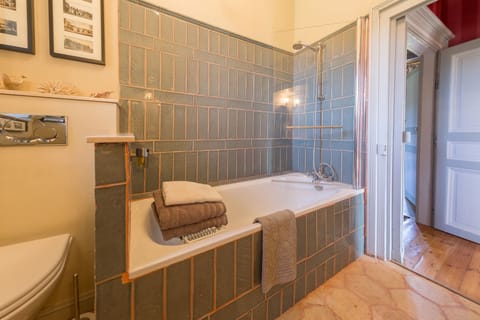 Deluxe Suite, Ensuite, Park View (Chambre du Parc) | Bathroom