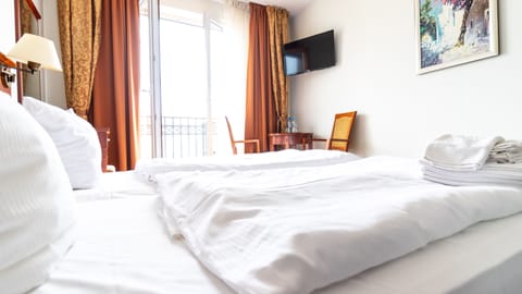 Standard Double Room | Desk, free WiFi, bed sheets