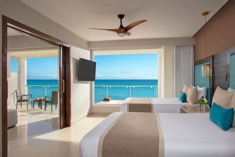 Preferred Club Suite Ocean Front Double | Free minibar, in-room safe, desk, laptop workspace