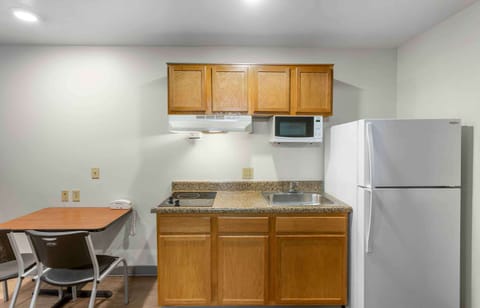 Standard Studio, 2 Double Beds, Non Smoking, Refrigerator & Microwave | Private kitchen | Fridge, microwave, stovetop, freezer