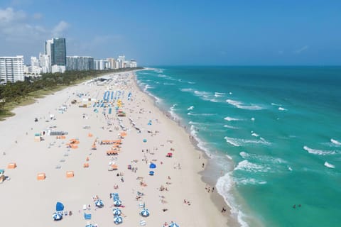 Beach nearby, sun loungers, beach umbrellas, beach towels