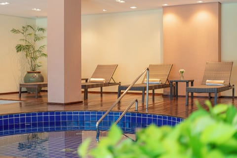 Indoor spa tub