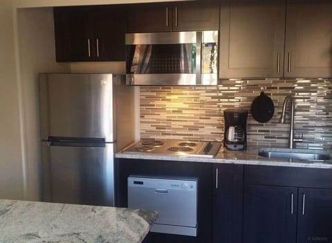 Studio, Accessible, Mountain View | Private kitchenette | Fridge, microwave, oven, stovetop