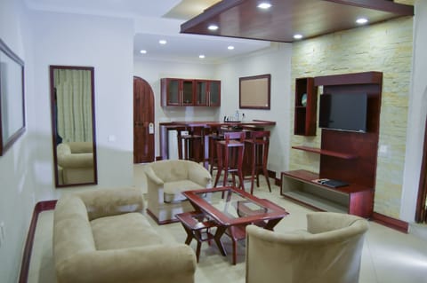 Executive Suite | Living area | LCD TV