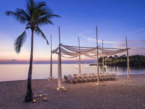 Beach nearby, white sand, sun loungers, beach umbrellas