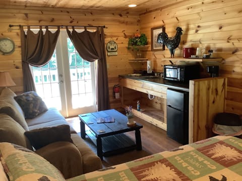 Suite, Big Horn | Private kitchen | Microwave, coffee/tea maker, freezer, paper towels