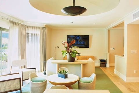 Suite, 1 King Bed, Patio | Premium bedding, down comforters, in-room safe, desk