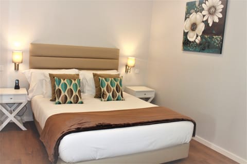 Superior Double Room | Blackout drapes, cribs/infant beds, free WiFi, bed sheets