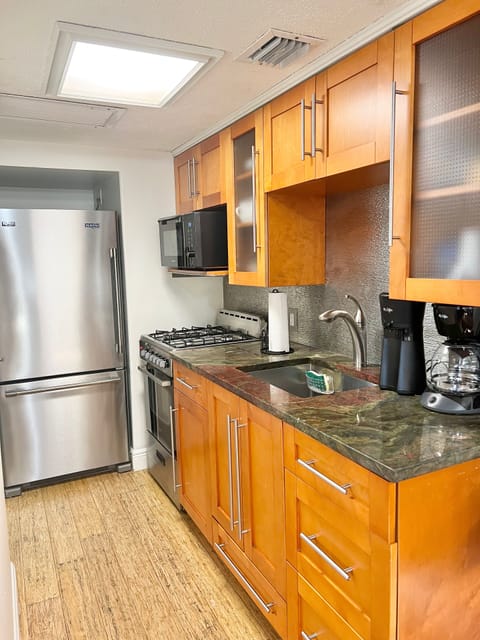 Standard Apartment, 1 Bedroom | Private kitchen | Fridge, microwave, stovetop, espresso maker