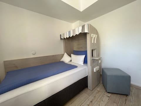 Single Room | 1 bedroom, desk, free WiFi, bed sheets