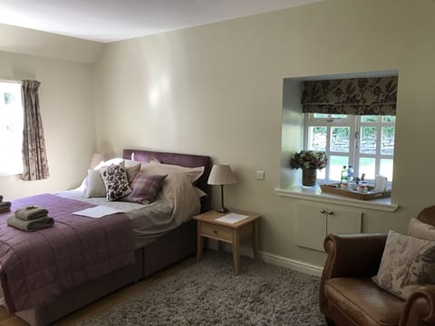 Double Room | Premium bedding, iron/ironing board, free WiFi, bed sheets