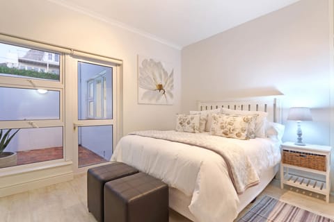 Comfort Apartment, 2 Bedrooms | 3 bedrooms, premium bedding, in-room safe, desk