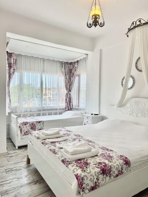 Family Room | Free WiFi, bed sheets