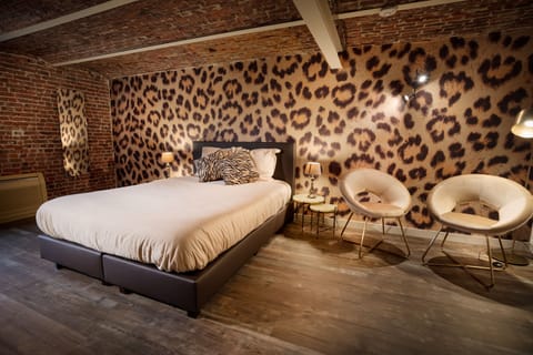 Deluxe Double Room (Pinot Noir) | Desk, laptop workspace, soundproofing, free WiFi