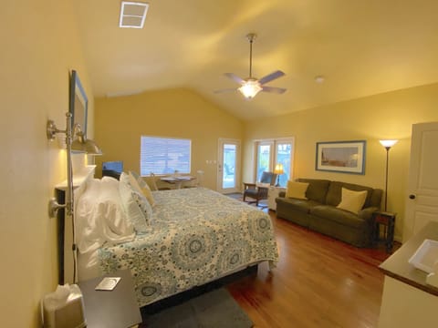 Quadruple Room, Ensuite, Garden View (Mountain Laurel Room) | Premium bedding, Tempur-Pedic beds, individually decorated