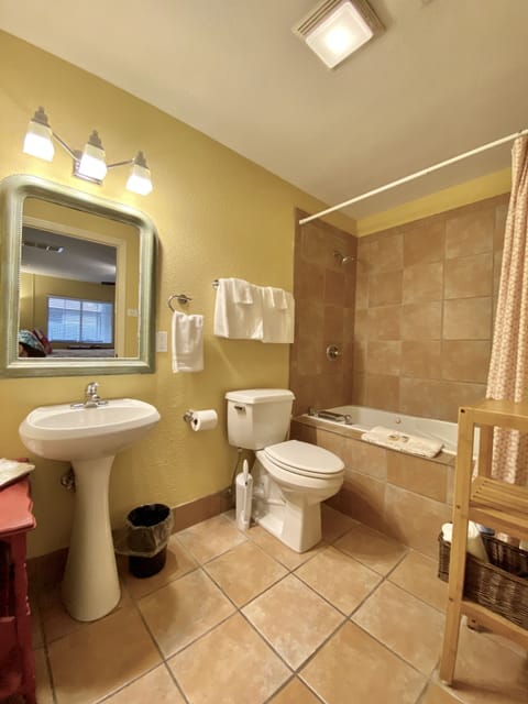 Quadruple Room, Ensuite (Cypress Room) | Bathroom | Free toiletries, hair dryer, towels, soap