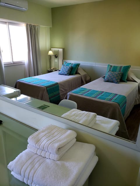 Superior Twin Room, 2 Twin Beds, Non Smoking | Premium bedding, minibar, in-room safe, desk