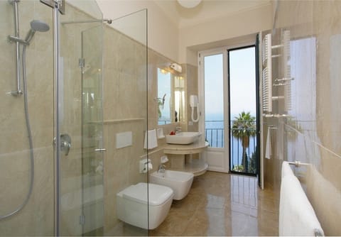 Classic Room, 1 Double or 2 Twin Beds, Sea Facing | Bathroom | Designer toiletries, hair dryer, bathrobes, bidet