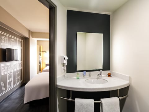 Standard Double Room, 2 Double Beds | Desk, soundproofing, free WiFi