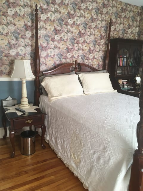 Edith Ann Room, 1 Queen bed, Shared bathroom. Credit cards accepted, Cash or Checks preferred | Premium bedding, individually decorated, iron/ironing board, free WiFi