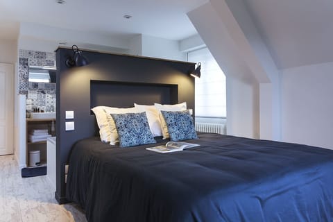 Suite (Cézembre) | 1 bedroom, premium bedding, desk, iron/ironing board