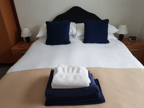 Standard Double Room | Iron/ironing board, free WiFi, bed sheets