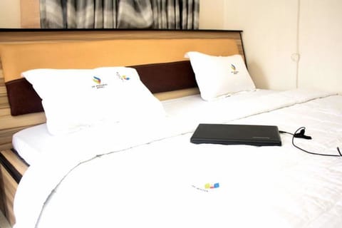 Executive Room | Desk, free WiFi, bed sheets