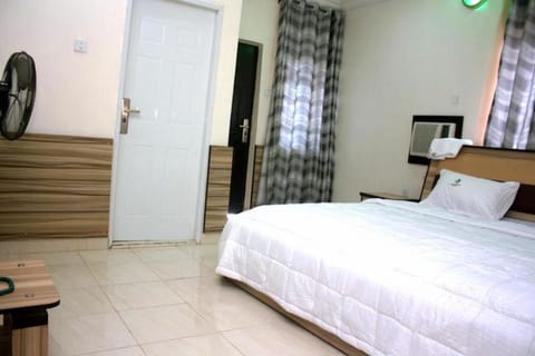 Standard Room | Desk, free WiFi, bed sheets