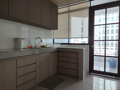 Design Apartment | Private kitchen | Fridge, microwave, coffee/tea maker, electric kettle