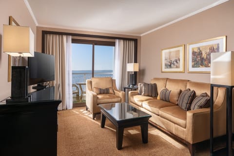 Royal Suite | Living area | Flat-screen TV