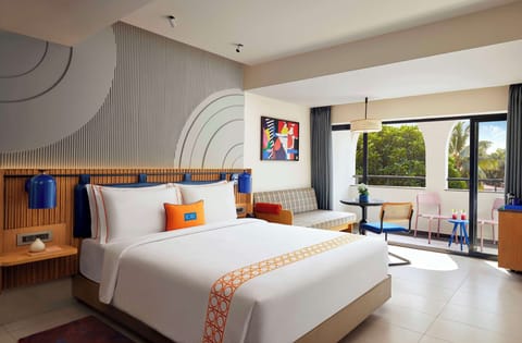 Deluxe Room, 1 King Bed - Complimentary Mini Bar Access | Premium bedding, down comforters, memory foam beds, minibar