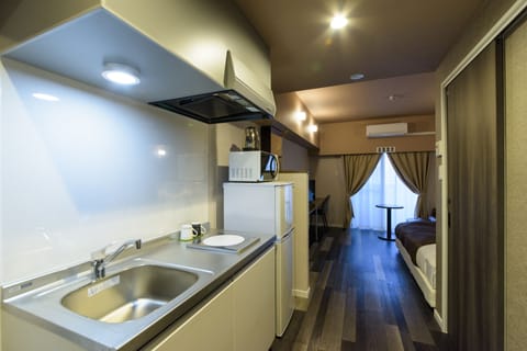 Standard Double Room | Private kitchenette | Fridge, microwave, stovetop