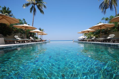 Outdoor pool, an infinity pool