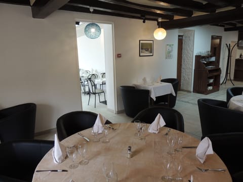 Breakfast, lunch, dinner served; French cuisine