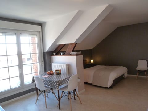 Studio, 1 Double Bed | 1 bedroom, individually decorated, individually furnished, desk