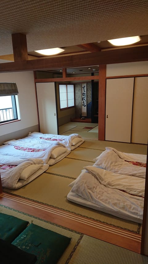 Japanese Style Room | Free WiFi