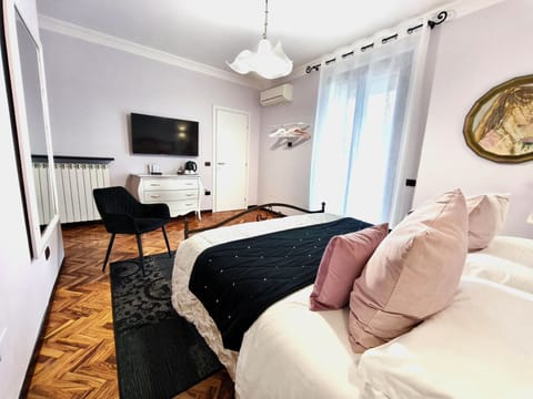 Comfort Room, 1 Double Bed | Premium bedding, minibar, cribs/infant beds, free WiFi