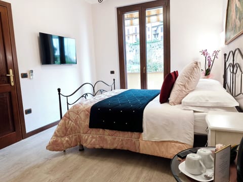 Superior Room, 1 Double Bed, Pool View | Premium bedding, minibar, cribs/infant beds, free WiFi