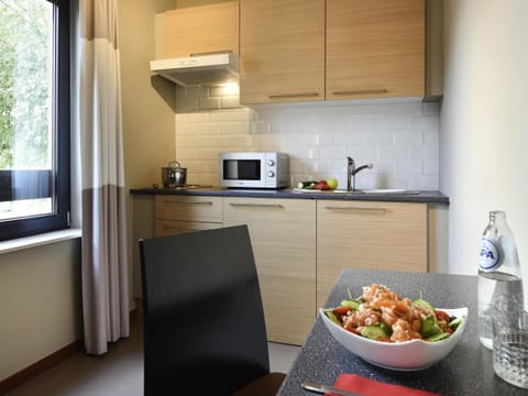 Desk, blackout drapes, iron/ironing board, free WiFi