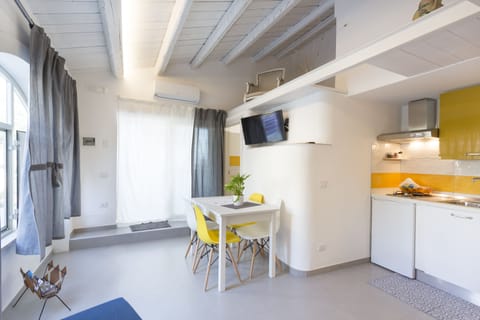 Loft, Terrace | In-room dining