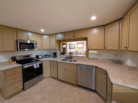 Luxury Apartment, Ensuite (2-Bedroom Luxury Rentals) | Private kitchen | Highchair