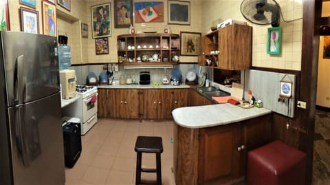 Shared kitchen | Fridge, microwave, oven, stovetop