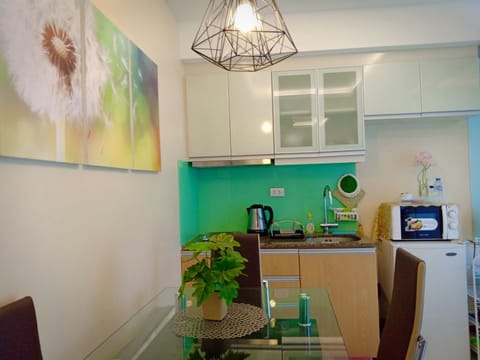 Standard Studio | Private kitchen | Full-size fridge, microwave, stovetop, rice cooker